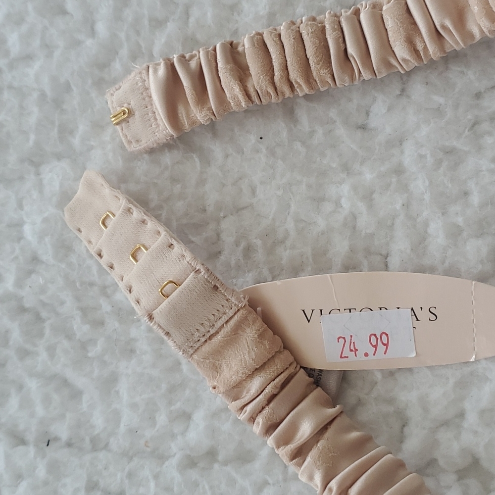 Victoria's Secret Beige/Cream Garter Belt Bundle - Picture 13 of 17